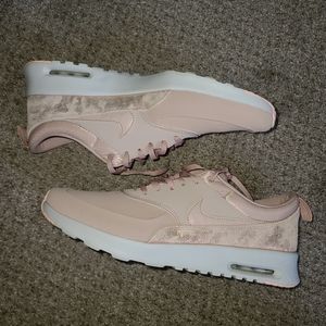 Nike Air Max Thea Size 12 Women's